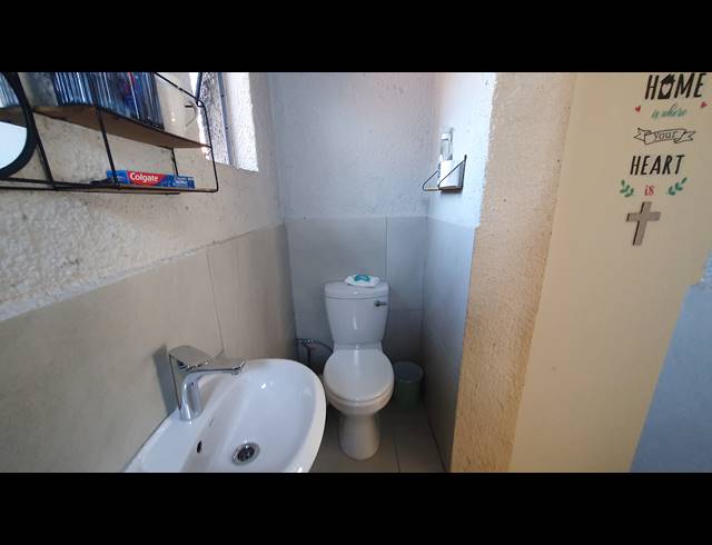3 BEDROOM FREEHOLD FOR SALE IN BRACKENDOWNS